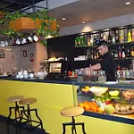Select Center * Tirana